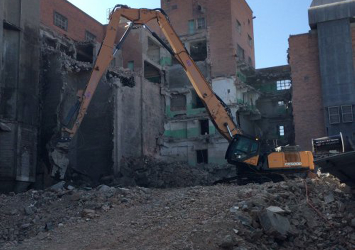 Foto La empresa leridana destaca la fiabilidad y el servicio postventa de las máquinas CASE. B-Biosca adquiere una CASE CX500D para demolición.